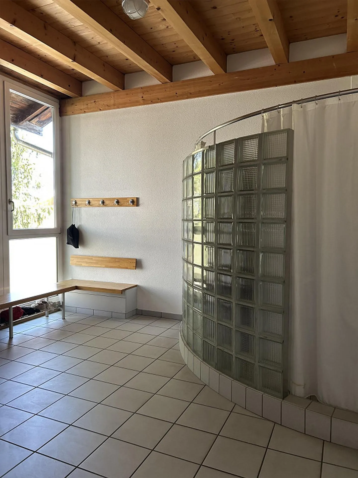 Commercial premises in a central location - Photo 17 of 29