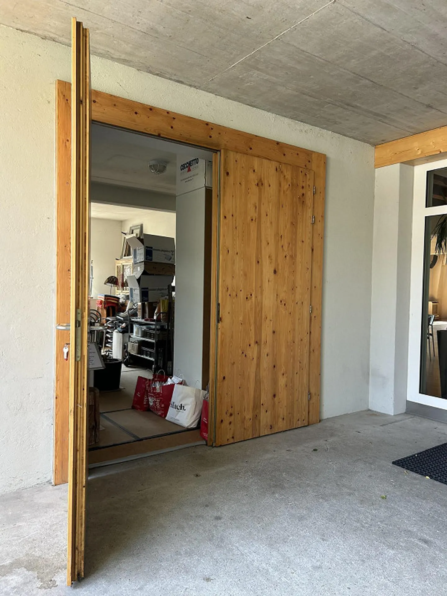 Commercial premises in a central location - Photo 19 of 29