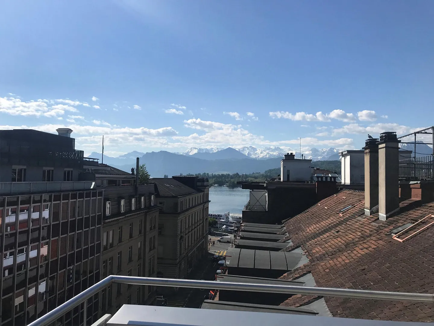 This apartment will leave you speechless - 4.5 room penthouse apartment in Lucerne - Photo 2 of 12