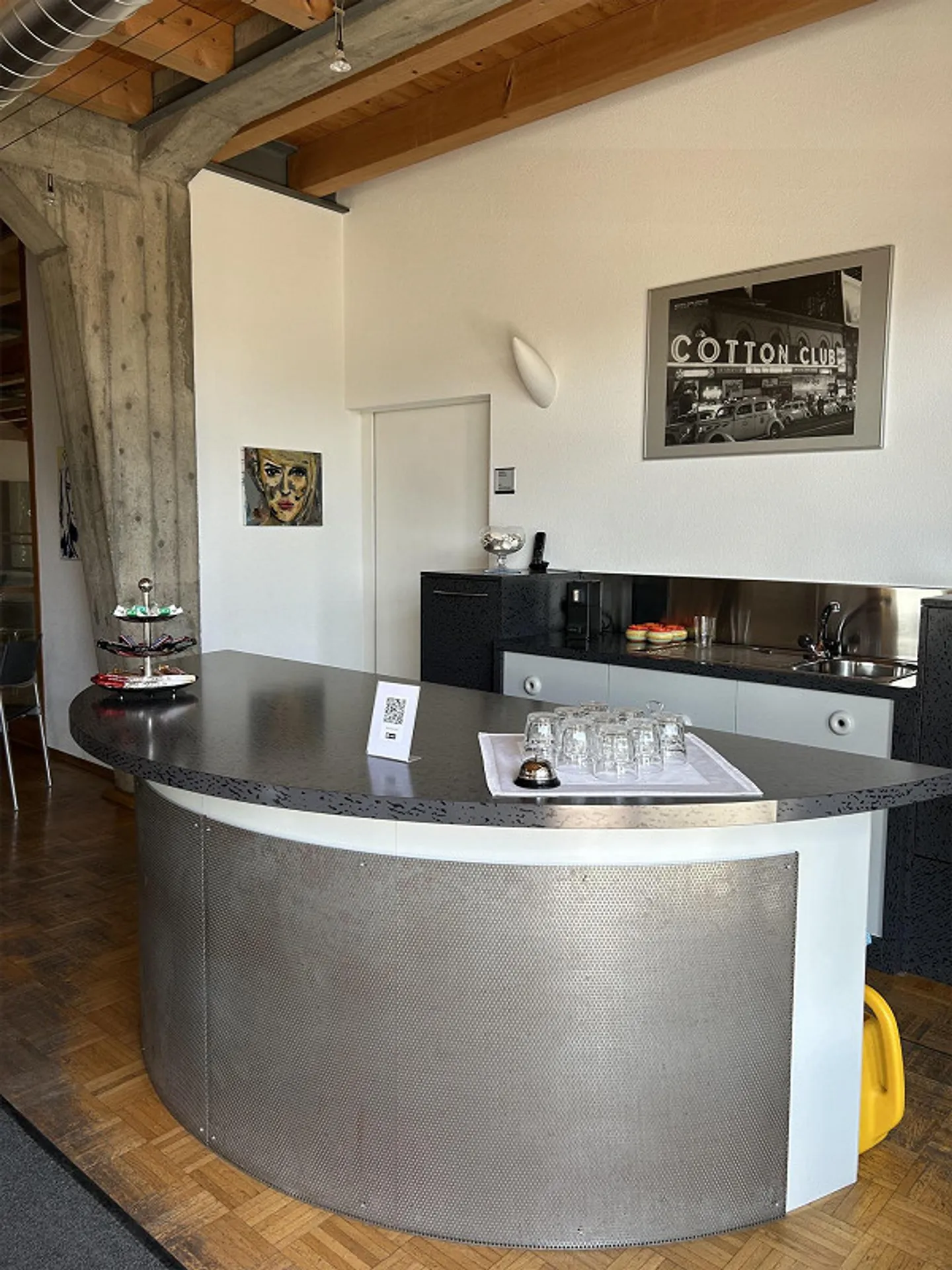 Commercial premises in a central location - Photo 8 of 29