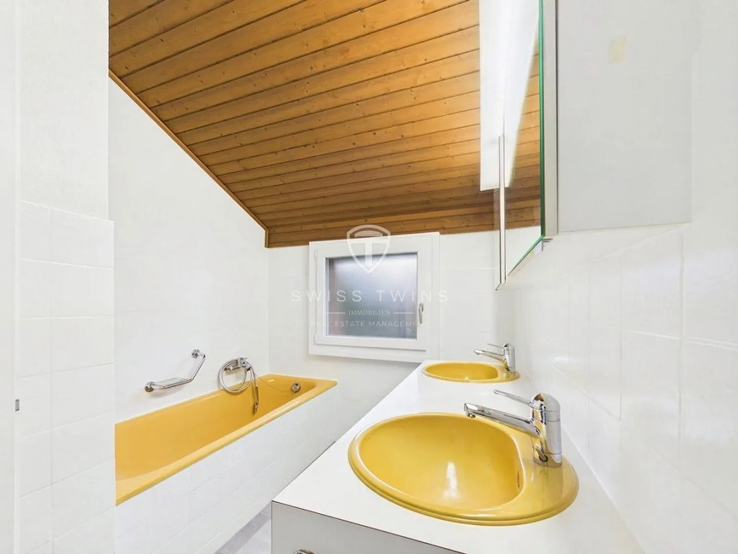 Maison familiale rénovée avec jardin - Photo 11 sur 13