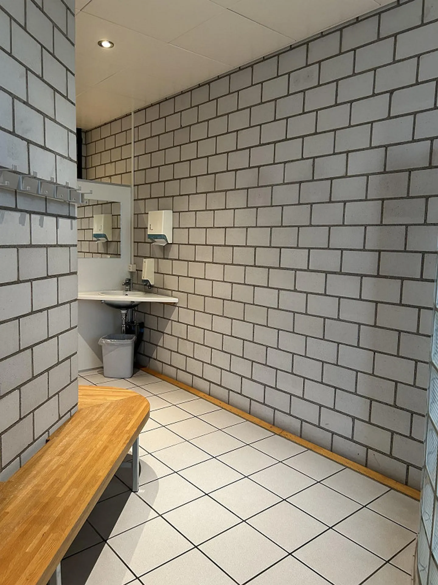 Commercial premises in a central location - Photo 27 of 29