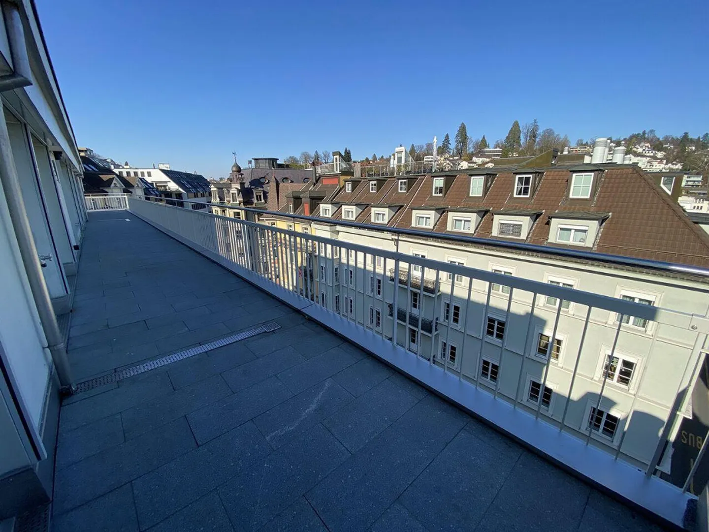 This apartment will leave you speechless - 4.5 room penthouse apartment in Lucerne - Photo 8 of 12