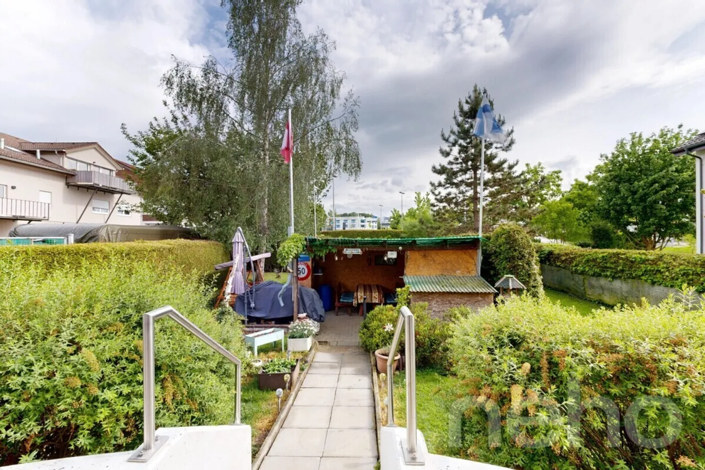 Well-maintained 5.5-room single-family home with beautiful garden in Niederuzwil - Photo 12 of 12