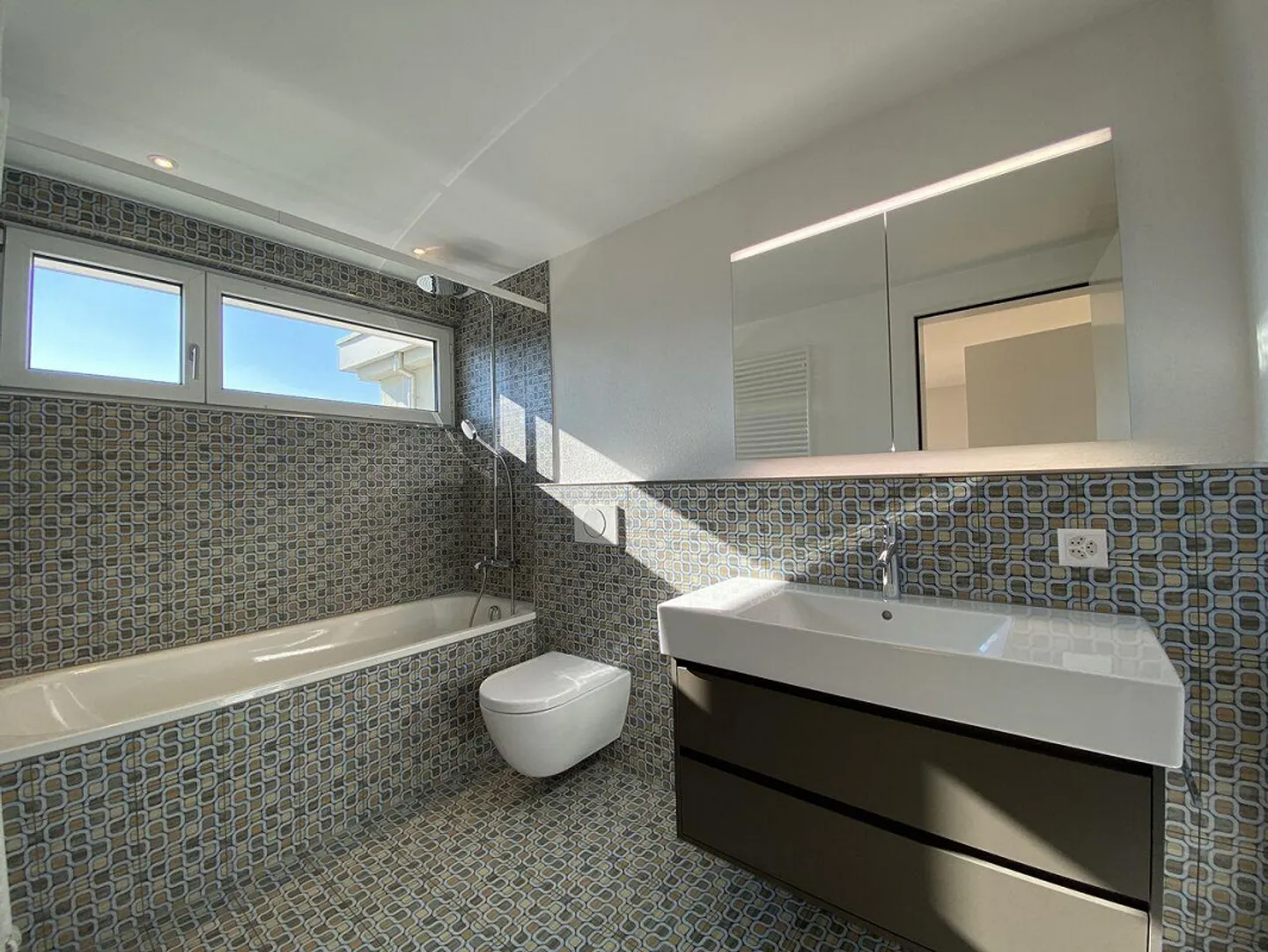 This apartment will leave you speechless - 4.5 room penthouse apartment in Lucerne - Photo 9 of 12