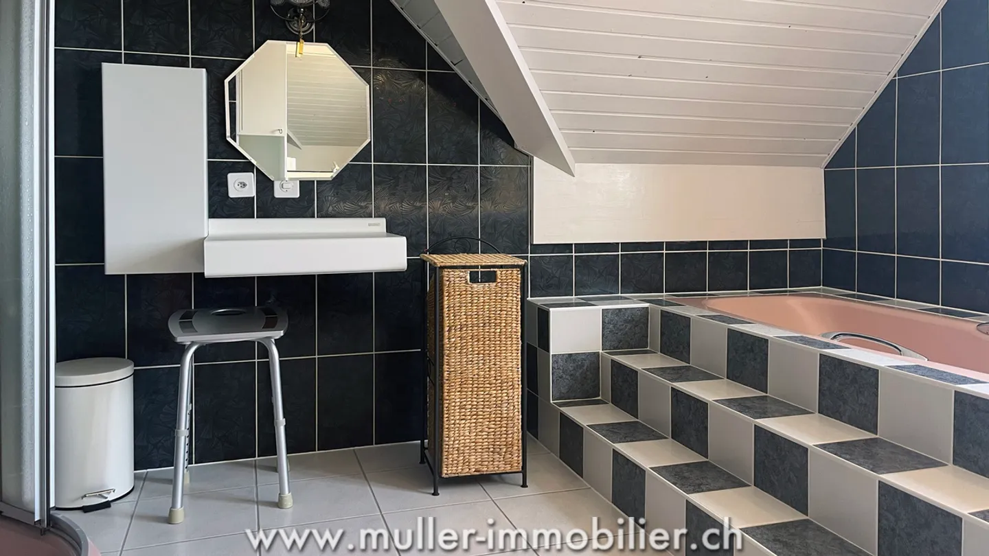 Große Villa mit 3 unabhängigen Wohnungen und Schaufenster - Foto 11 von 15