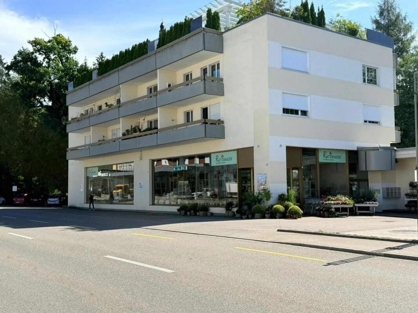 Appartement spacieux de 3,5 pièces avec 2 balcons - Photo 1 sur 11