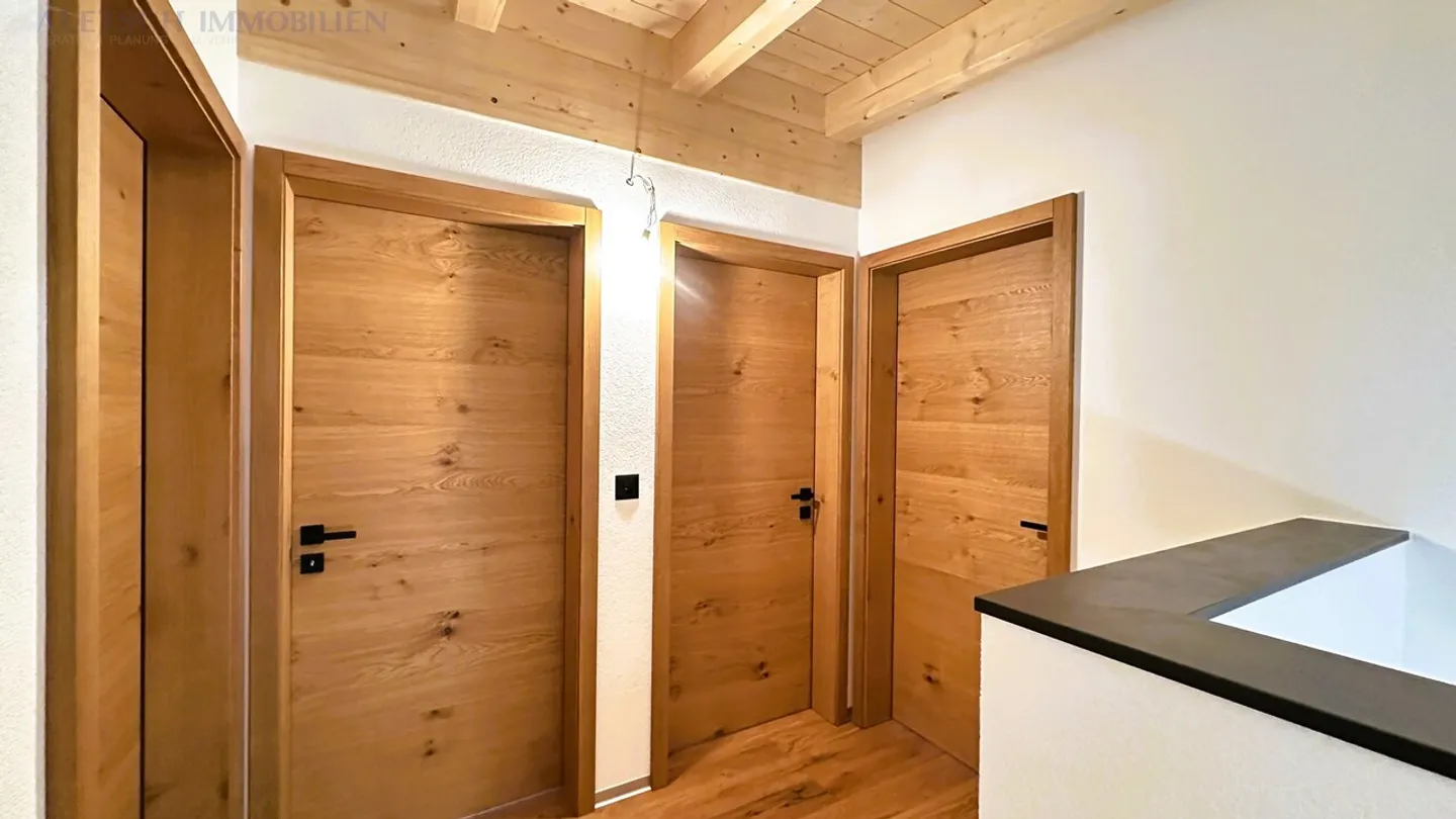Maison individuelle neuve à Susten - moderne, conviviale, proche de la nature - Photo 9 sur 14