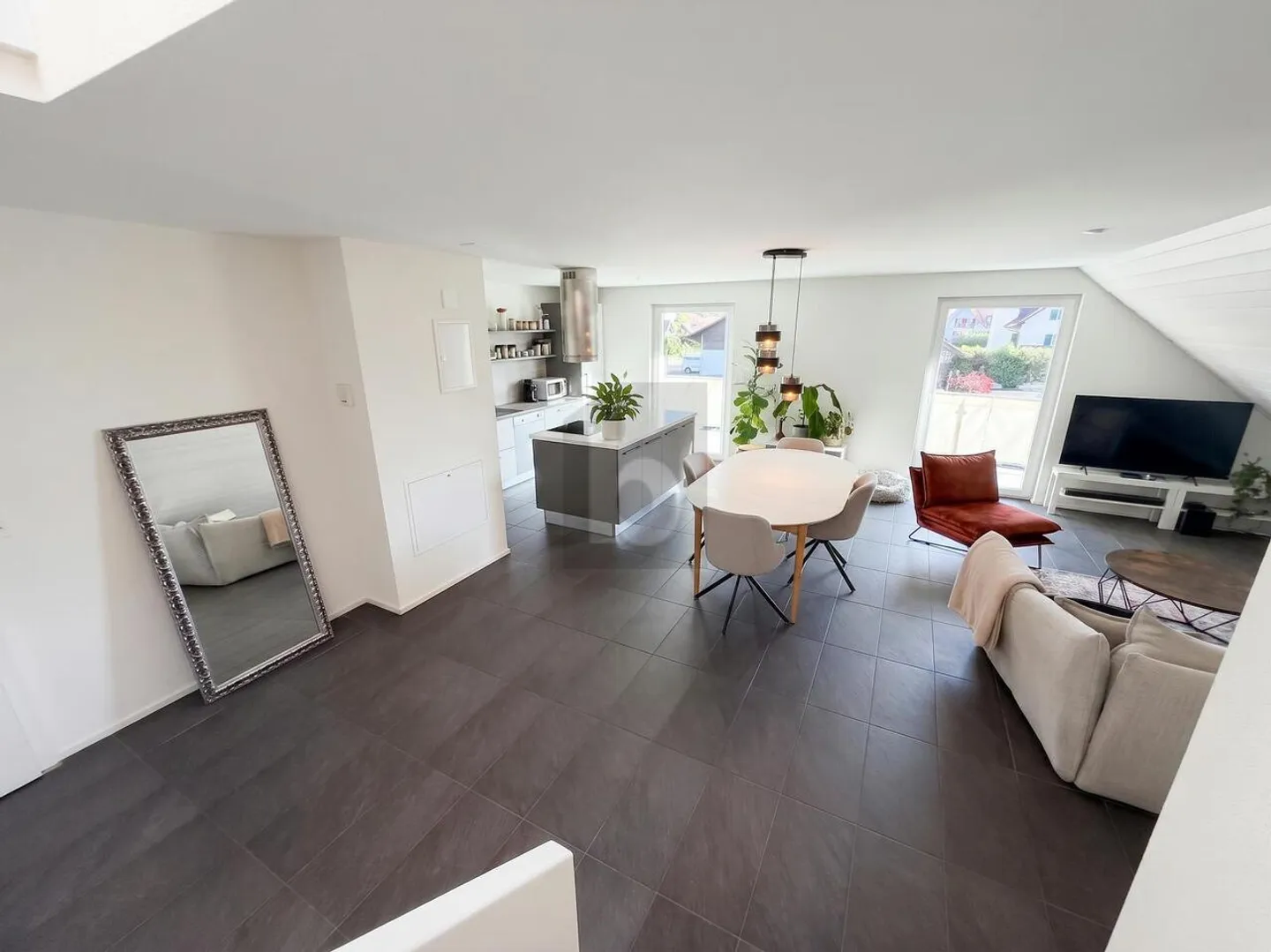 DUPLEX ELEGANTE BAGNATO DI LUCE - Foto 1 di 6