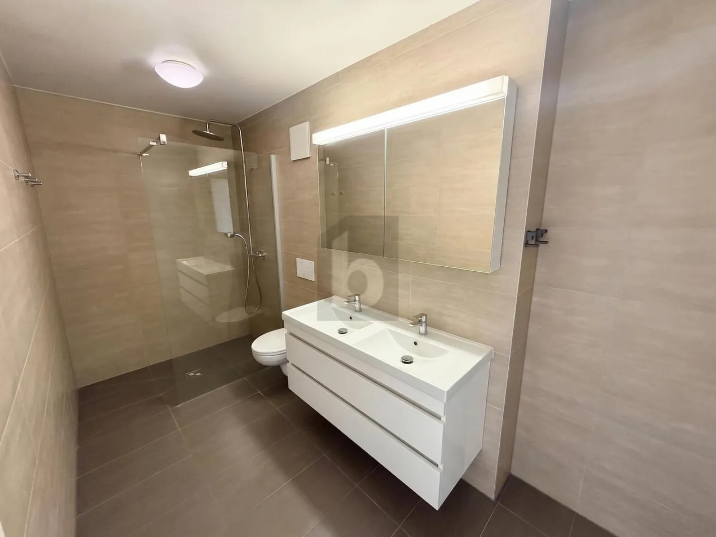 DUPLEX ELEGANTE BAGNATO DI LUCE - Foto 4 di 6