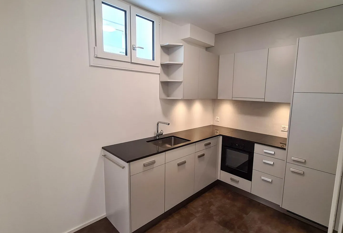 Incantevole appartamento centrale di 2.5 locali a soli 1,2 km dalla stazione ferroviaria - Foto 10 di 19