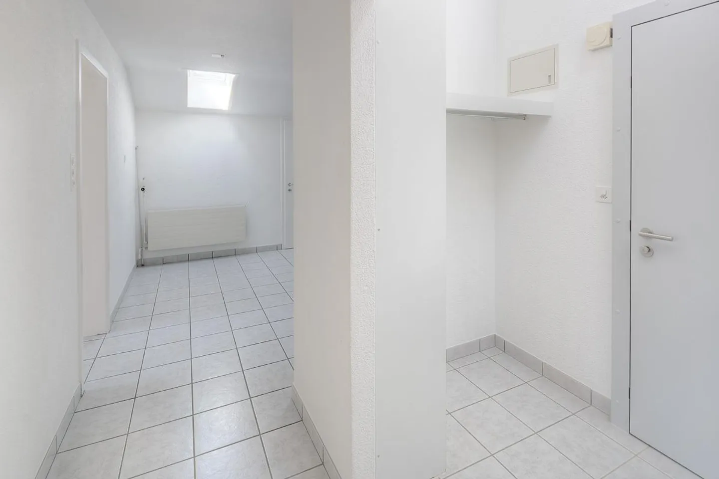 Attractive Ground Floor Apartment in an Ideal Location near Zurich - Photo 8 of 13