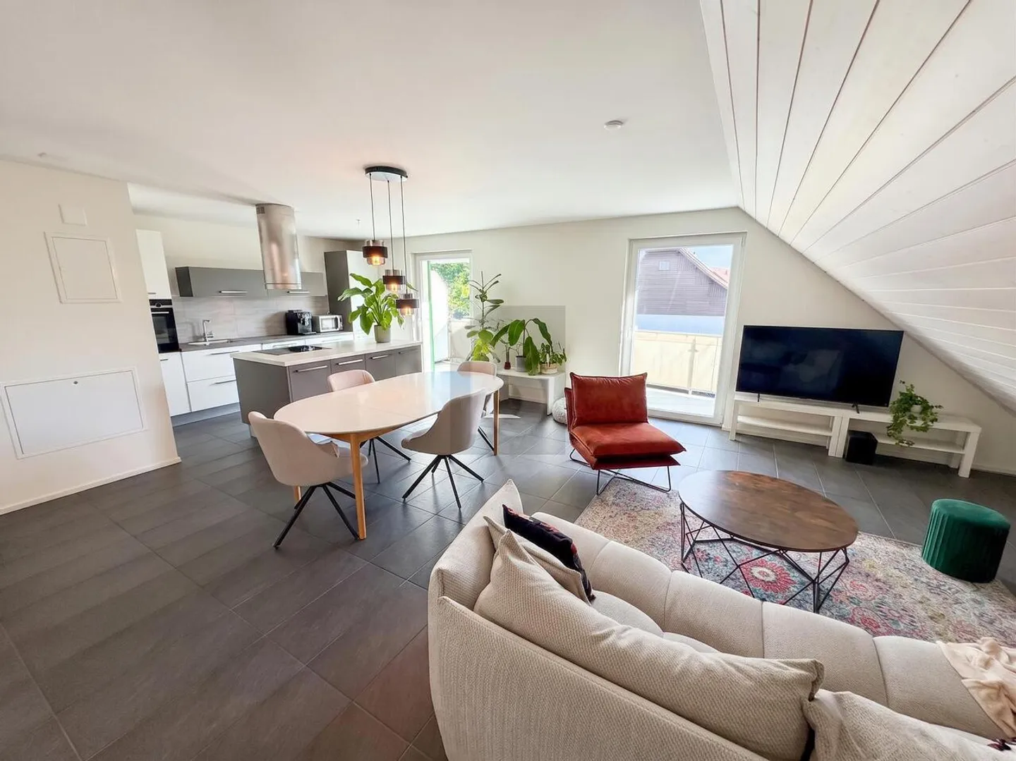 DUPLEX ELEGANTE BAGNATO DI LUCE - Foto 2 di 6
