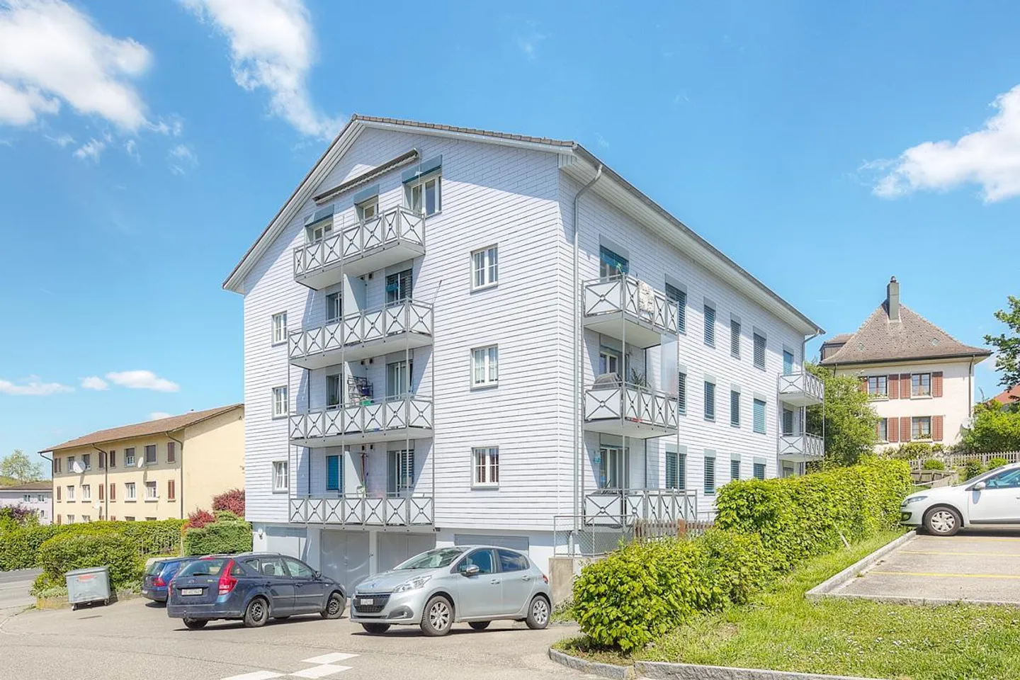 Attractive Ground Floor Apartment in an Ideal Location near Zurich - Photo 9 of 13