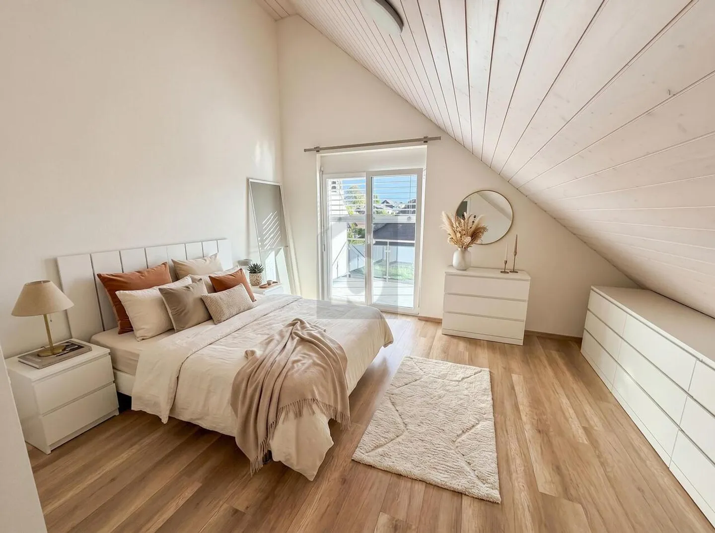DUPLEX ELEGANTE BAGNATO DI LUCE - Foto 3 di 6