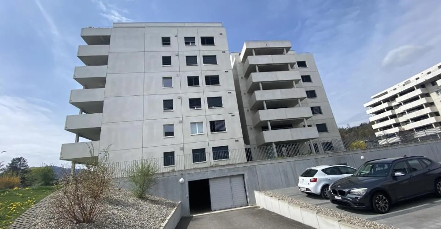 Appartement moderne avec terrasse - Photo 3 sur 12