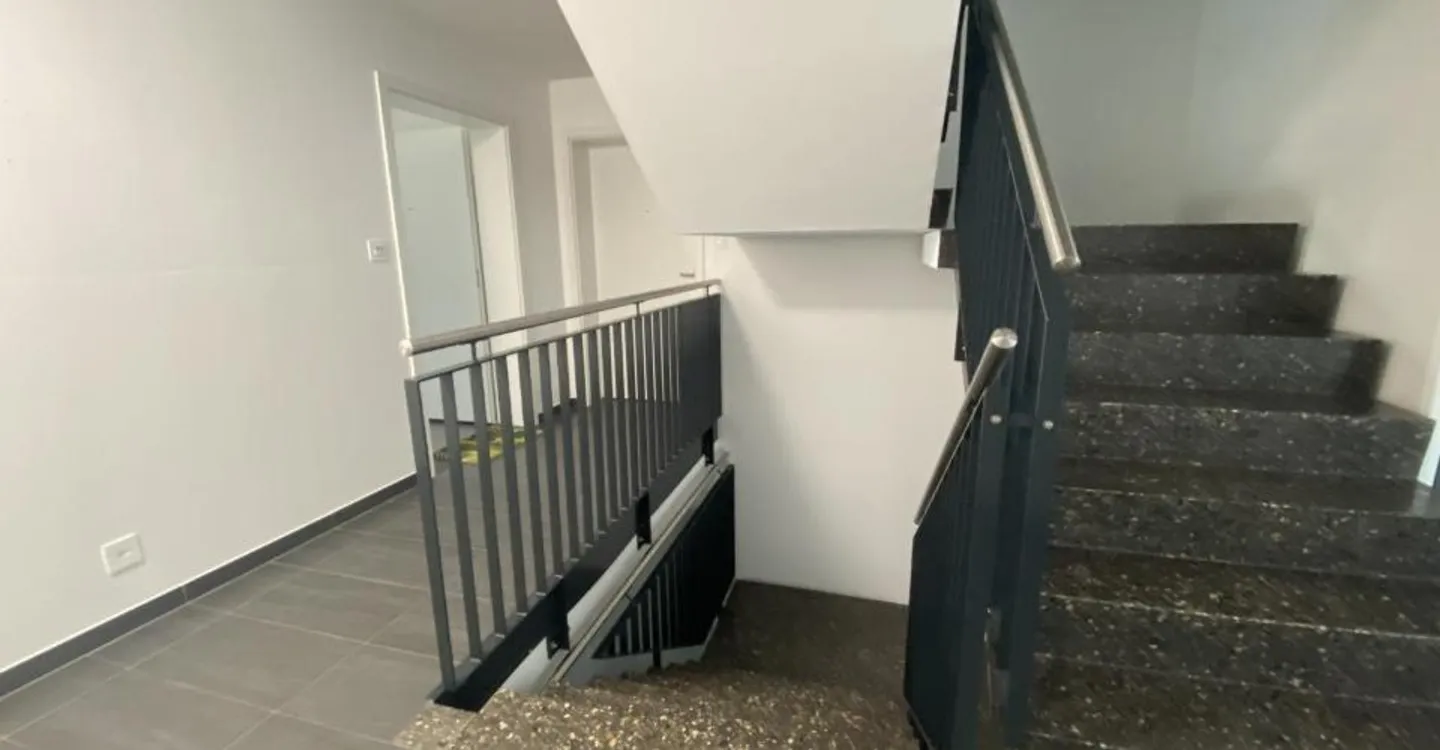 Appartement moderne avec terrasse - Photo 4 sur 12