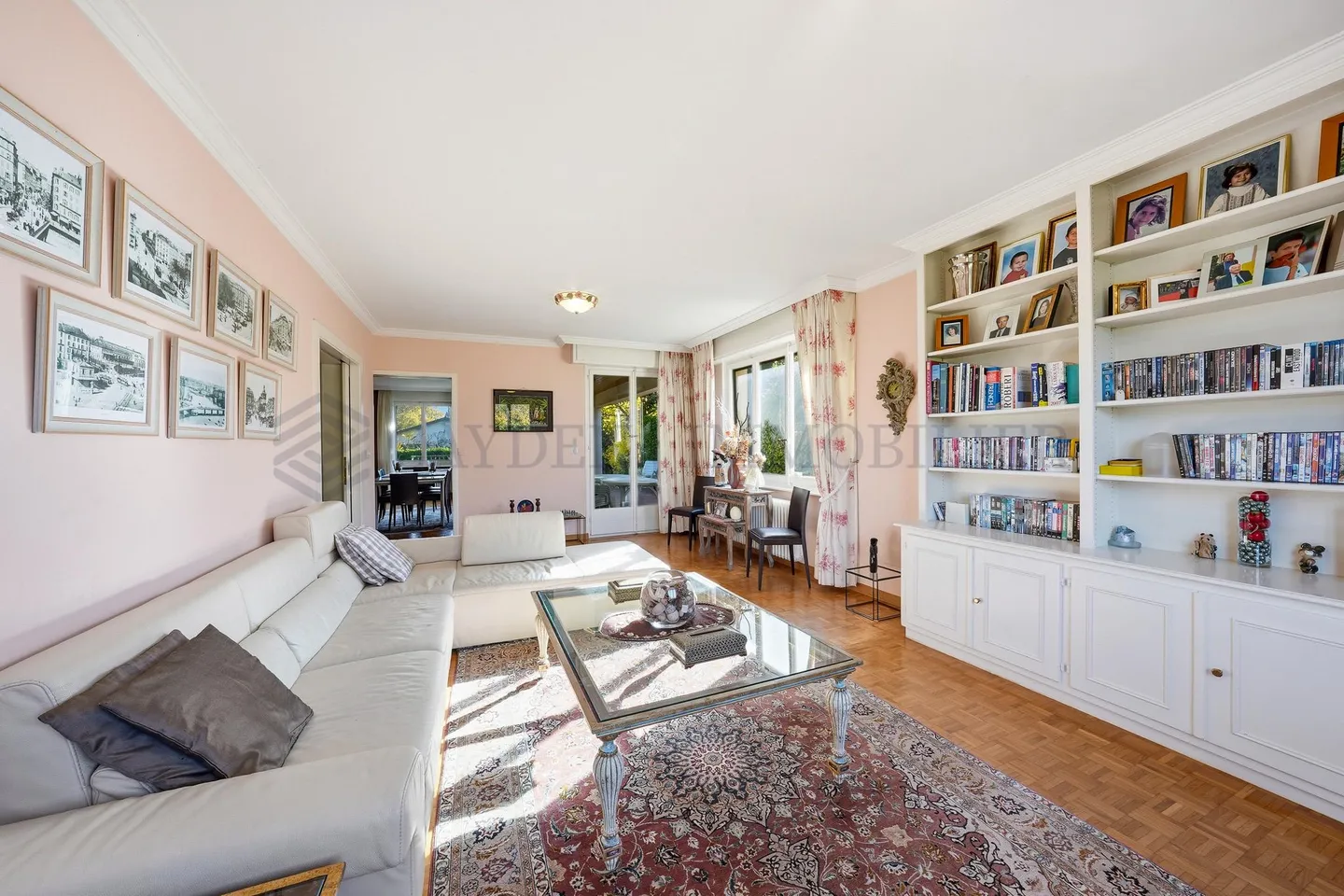 Individual villa with 6 bedrooms in a residential area - Photo 8 of 12