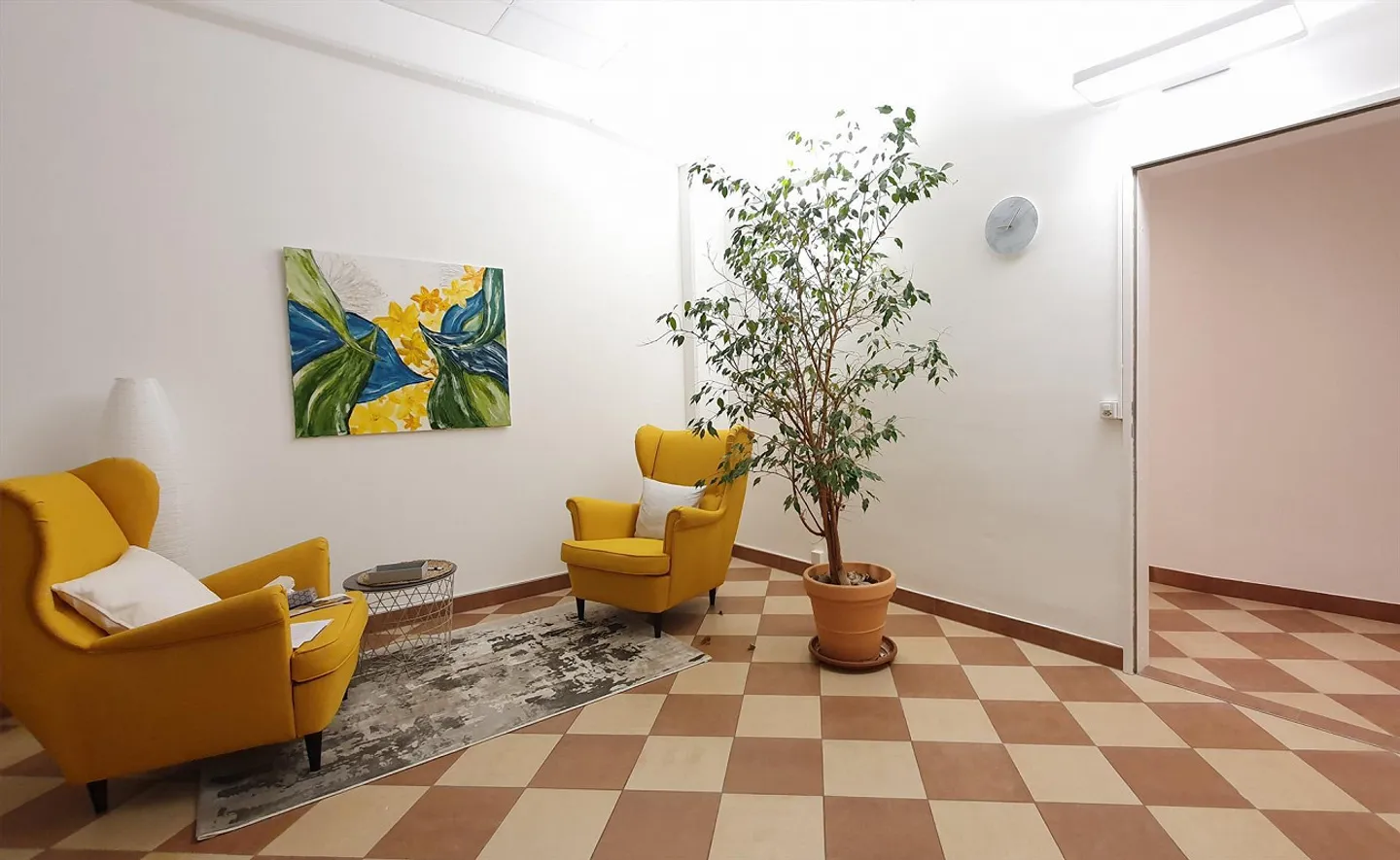 Office, Studio or Quiet Business - Photo 1 of 6