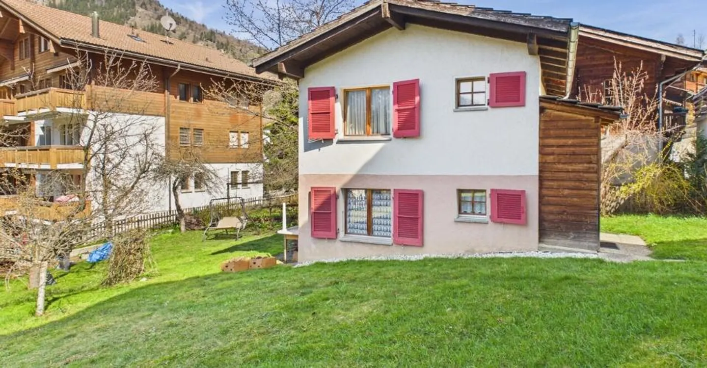 Unica casa plurifamiliare a Grengiols - Foto 3 di 7