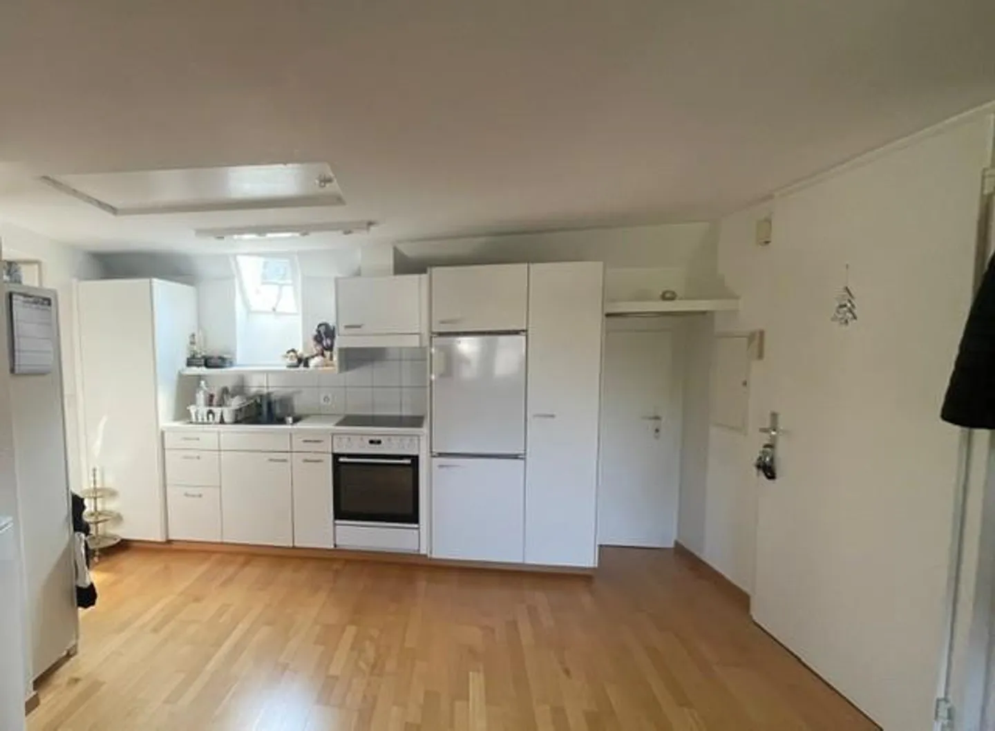Appartement sous les combles de 2,5 pièces au centre-ville - Photo 3 sur 4