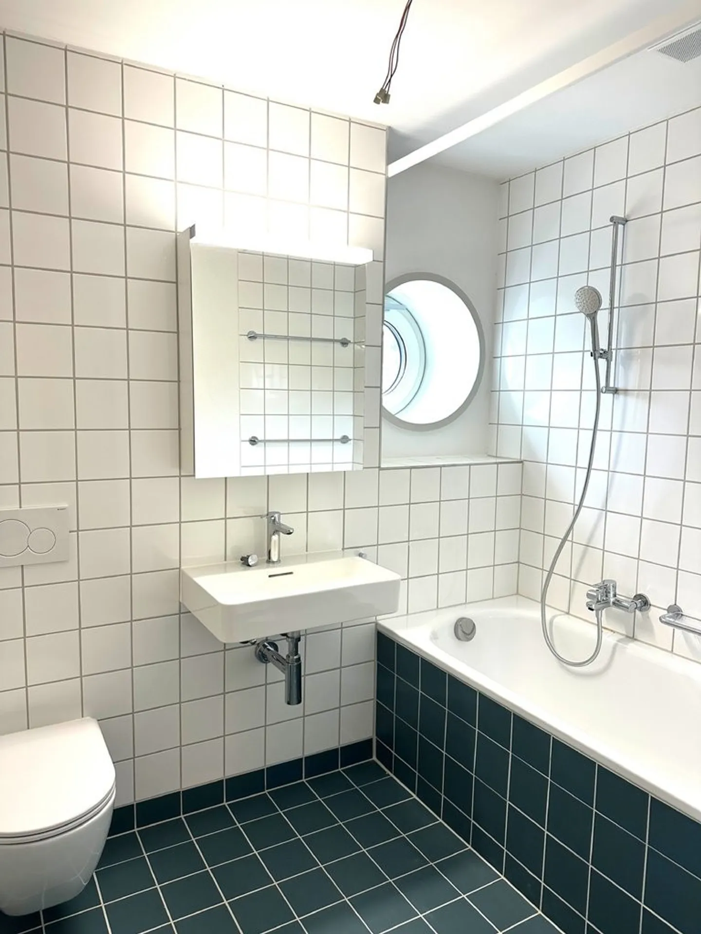 Première occupation : Appartement moderne de 4,5 pièces dans une maison en terrasse - Photo 3 sur 6