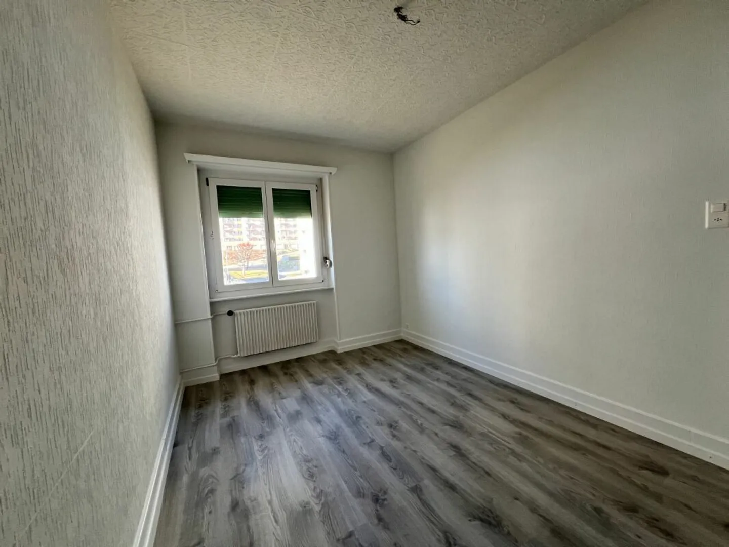 Bellissimo appartamento ristrutturato di 4 stanze - Foto 6 di 8