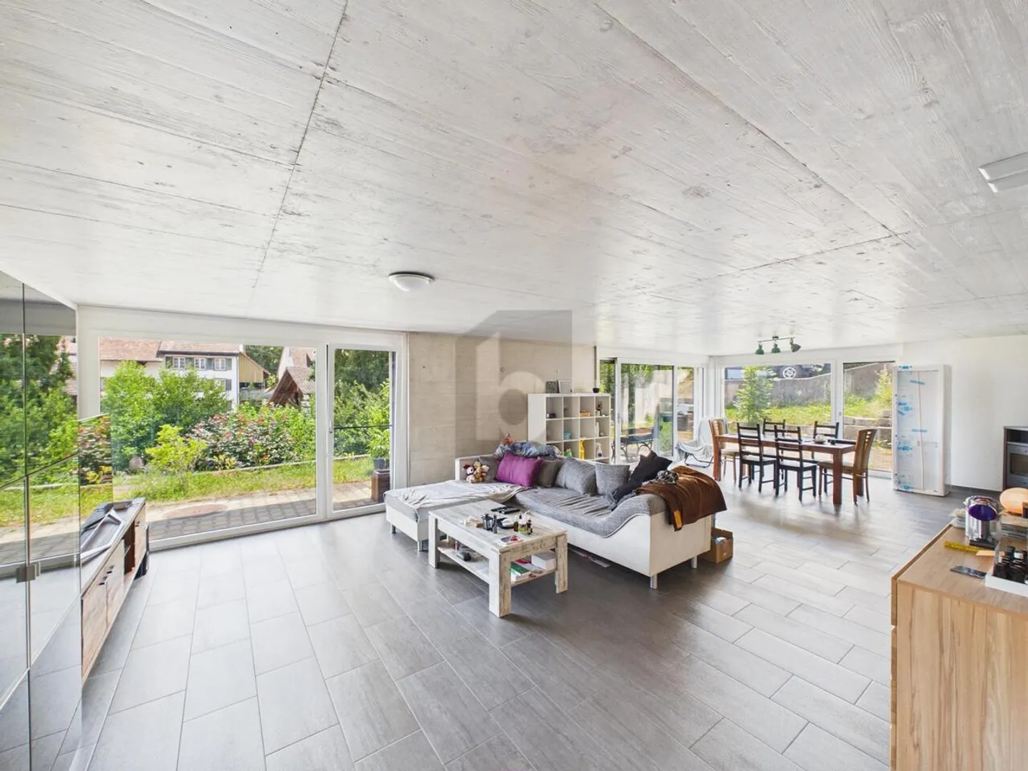 MODERN AND QUIET WITH GARDEN AND PARKING SPACES - Photo 1 of 6