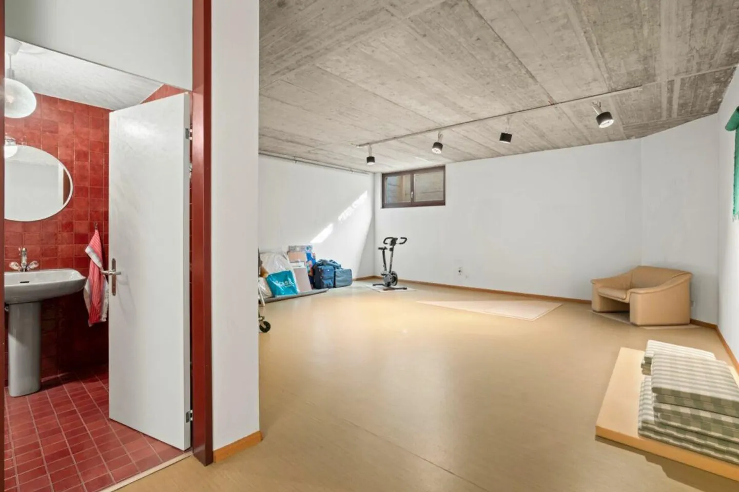 Une des plus belles propriétés à Binningen - Villa avec potentiel de développement - Photo 9 sur 19