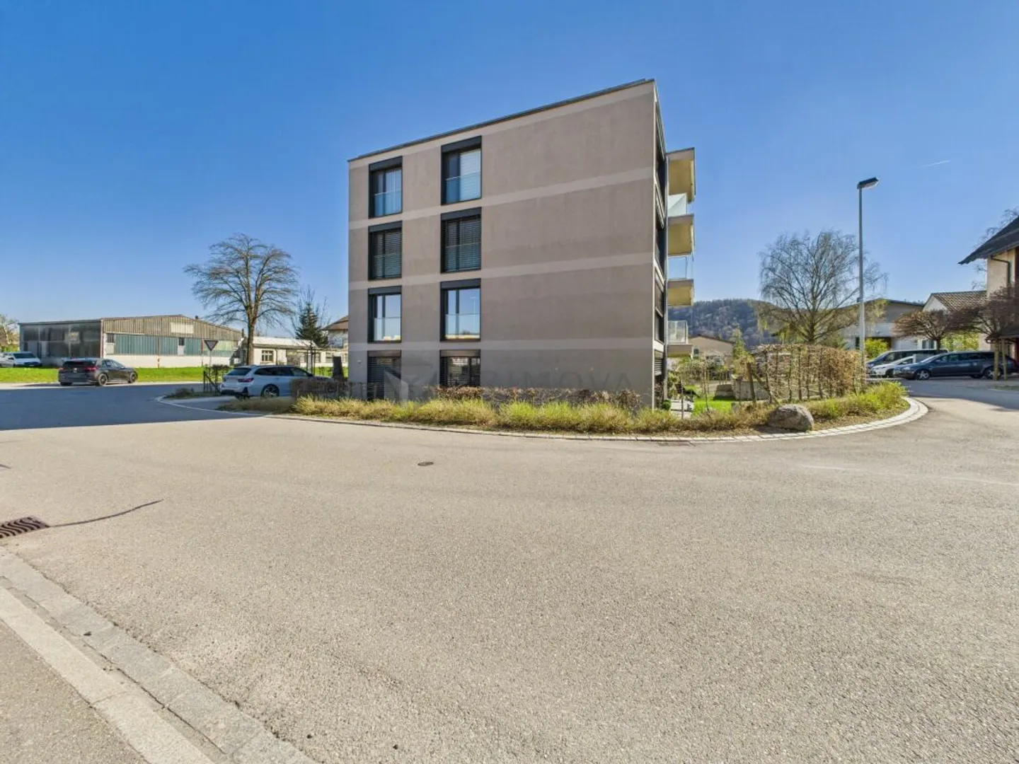 Vita di giardino di lusso - urbanamente connesso, vicino alla natura a Eglisau - Foto 13 di 14