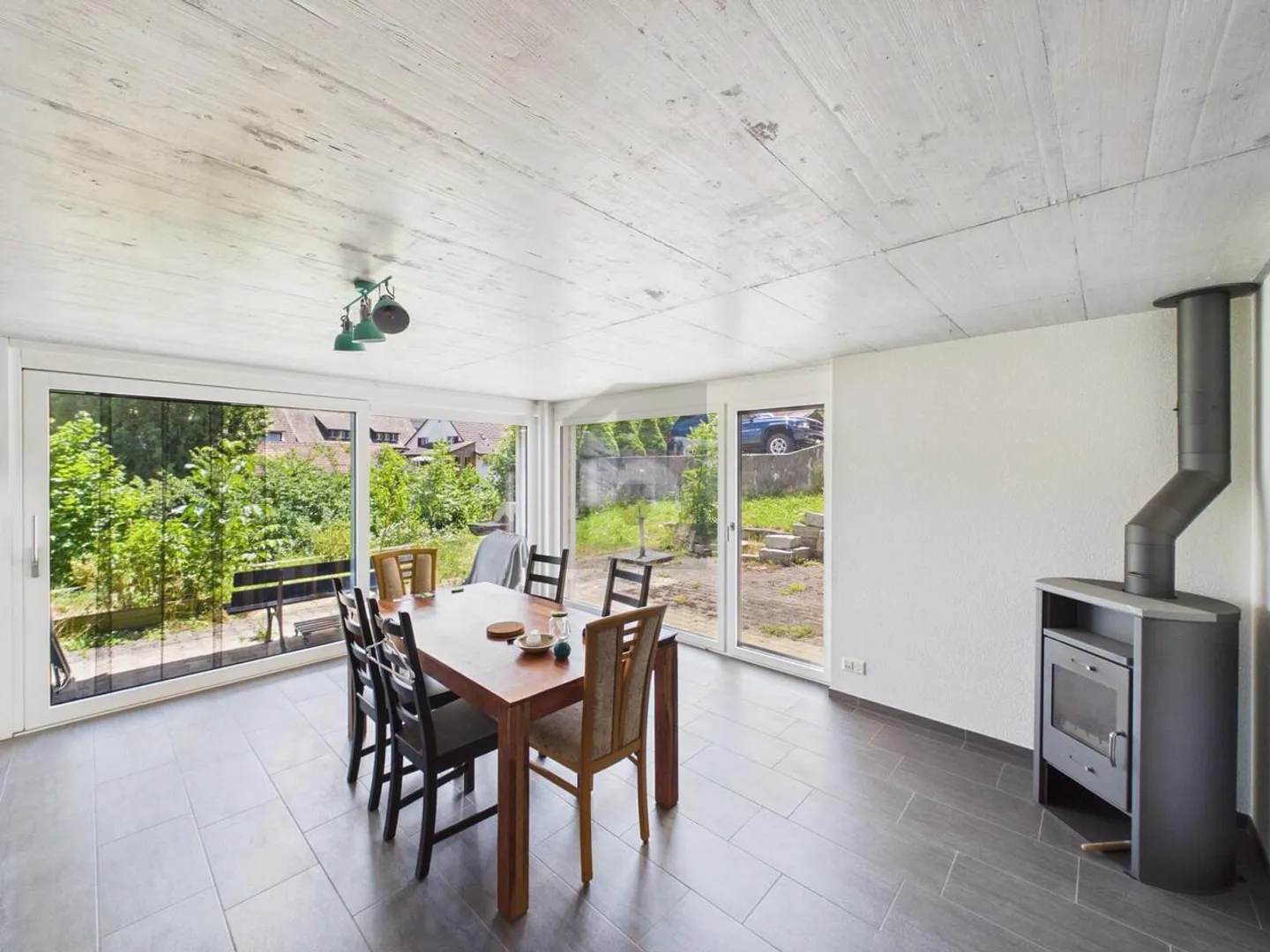 MODERN AND QUIET WITH GARDEN AND PARKING SPACES - Photo 3 of 6