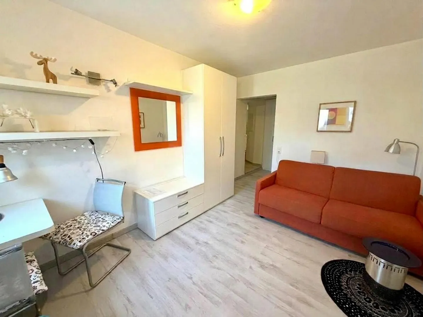 GEMÜTLICHES MÖBLIERTES STUDIO - Foto 6 von 10