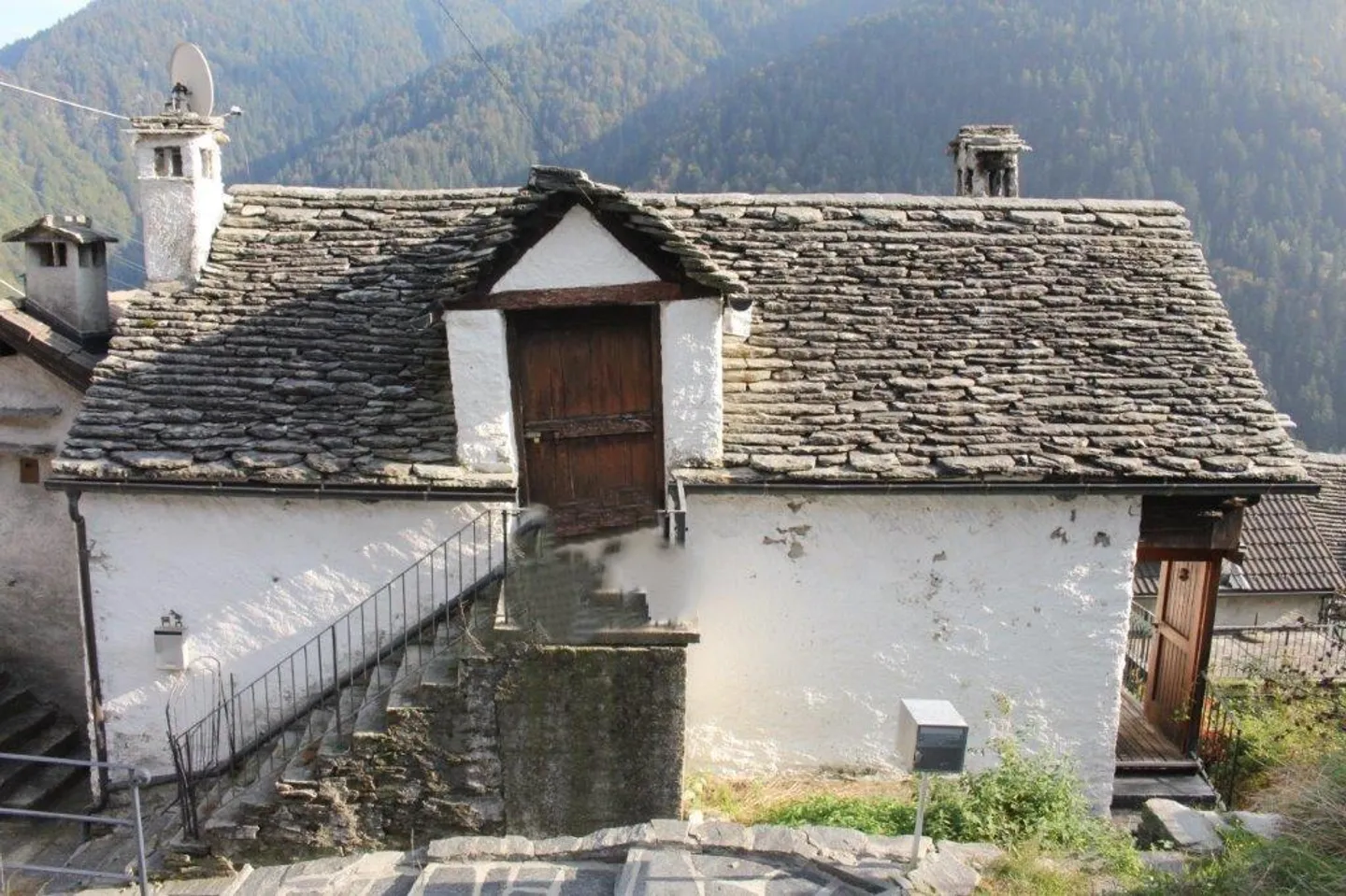 Casa da ristrutturare a Spruga - Foto 1 di 20