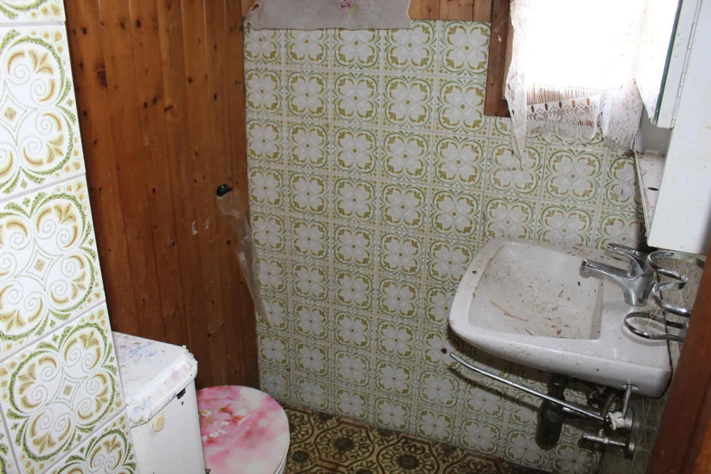 Casa da ristrutturare a Spruga - Foto 10 di 20
