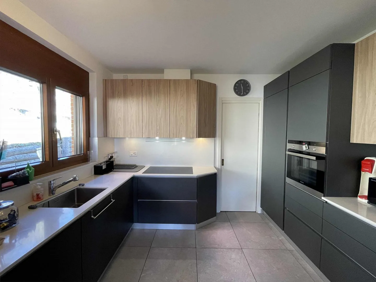 Schönes und geräumiges Einfamilienhaus 5.5, umgeben von Grün - Foto 11 von 13