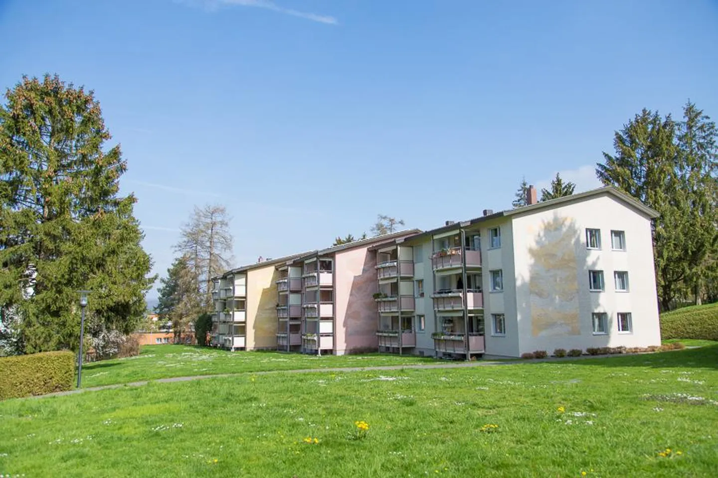 Posizione tranquilla e centrale a Urdorf - Foto 1 di 5