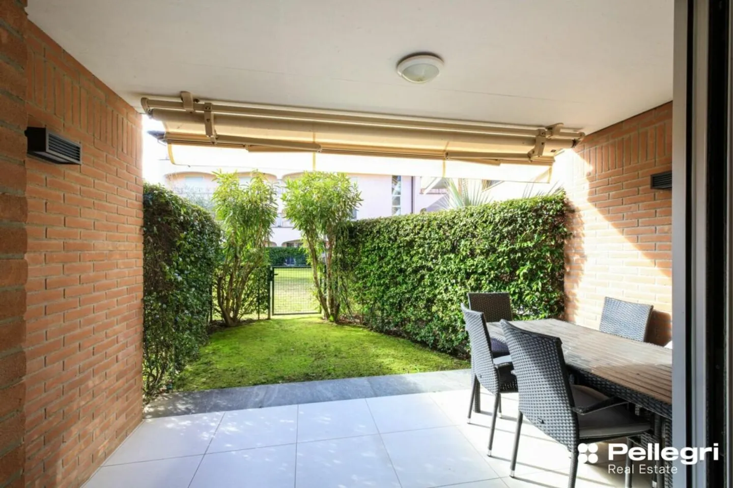Modern and Central 4.5 Room Garden Apartment - Photo 2 of 4