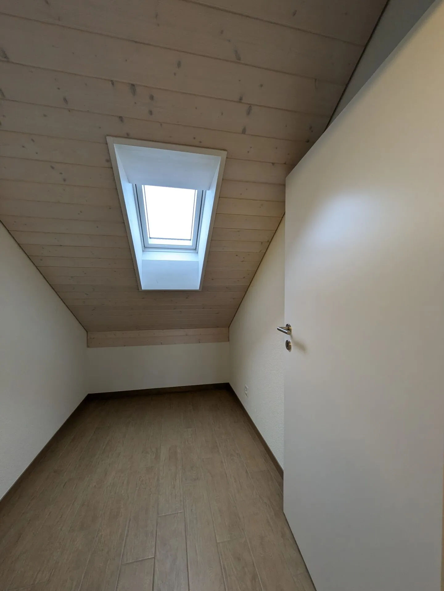 Magnifique appartement en attique de 2,5 pièces - Votre nouveau chez-vous ! - Photo 4 sur 8