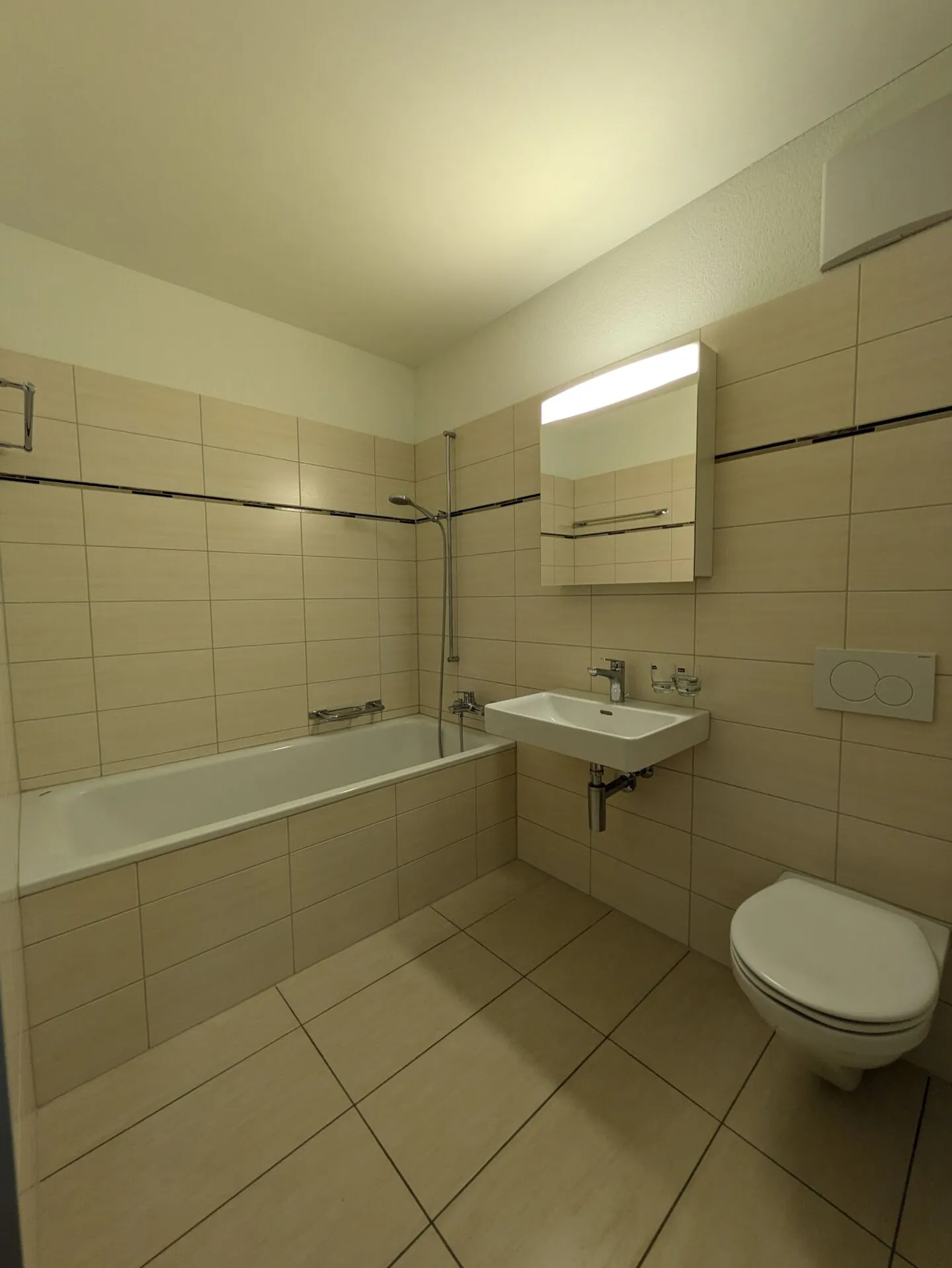 Magnifique appartement en attique de 2,5 pièces - Votre nouveau chez-vous ! - Photo 7 sur 8