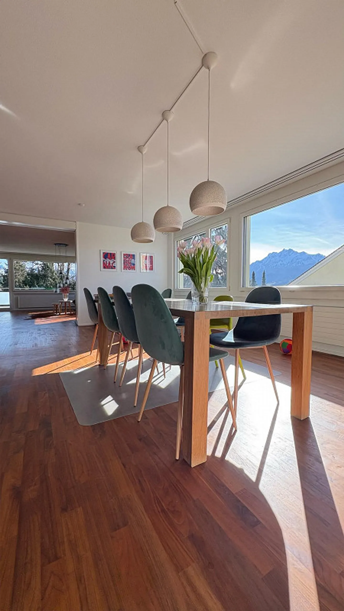 Appartement design exclusif de 209m2 avec 2 balcons dans un emplacement privilégié et calme - Photo 2 sur 11