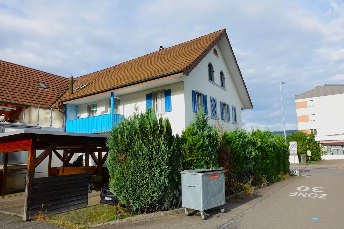 Casa bifamiliare a 7 vani con riserva di ampliamento, residenza tranquilla a Tägerig - Foto 2 di 11
