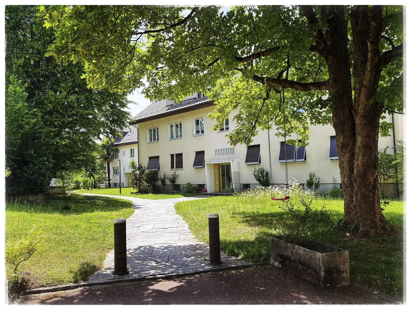 Charmante appartement 4 pièces avec balcon à Riehen - Photo 1 sur 9