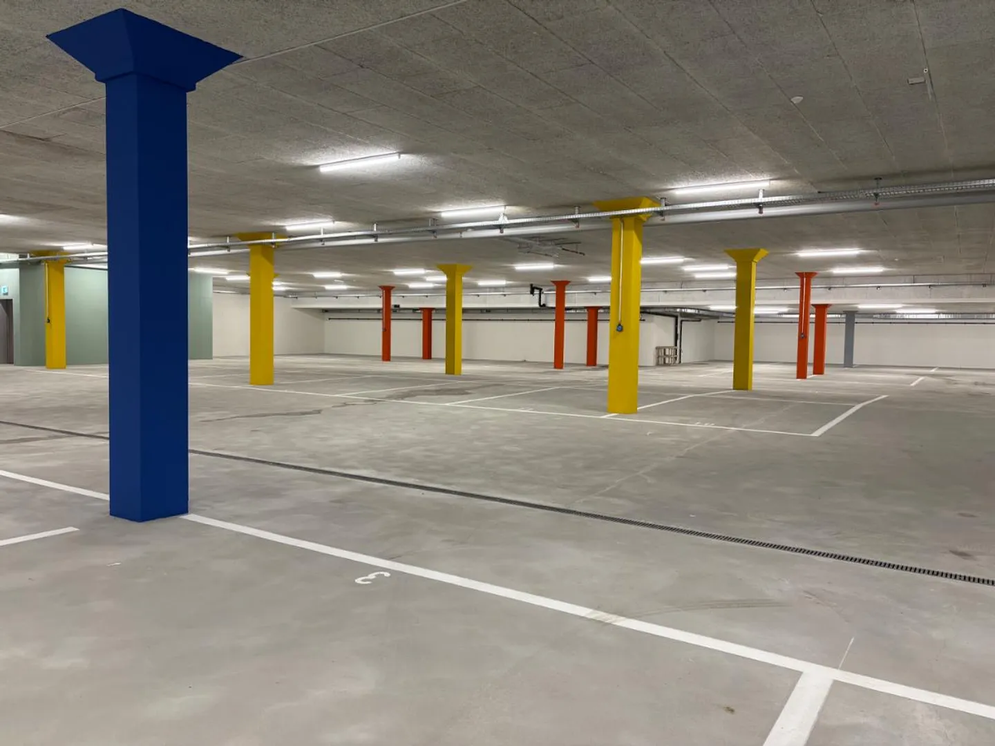 Posto auto sotterraneo per camper - Foto 1 di 1