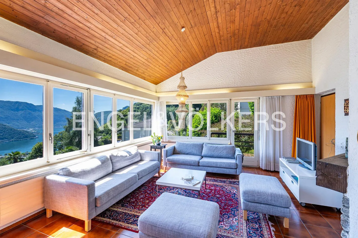 Villa mit Seeblick und Privatsphäre - Foto 1 von 13