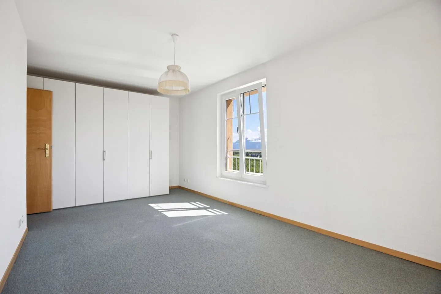 Eine seltene Wohnung im obersten Stockwerk, mit Blick auf den Genfersee und die Alpen - Foto 6 von 10
