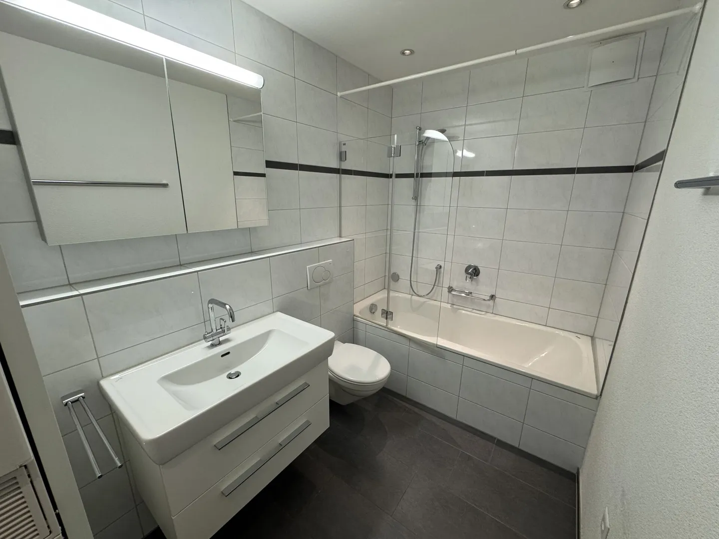 Moderne 3-Zimmer-Wohnung in Zürich - Foto 4 von 8