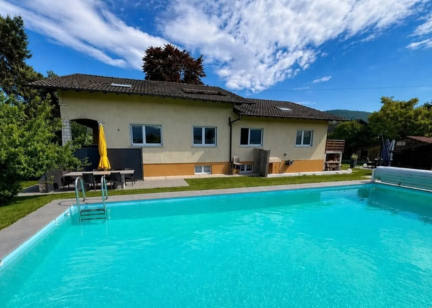 Familienhaus mit 2 Wohnungen, Courcelon - 1250000 - Foto 1 von 13