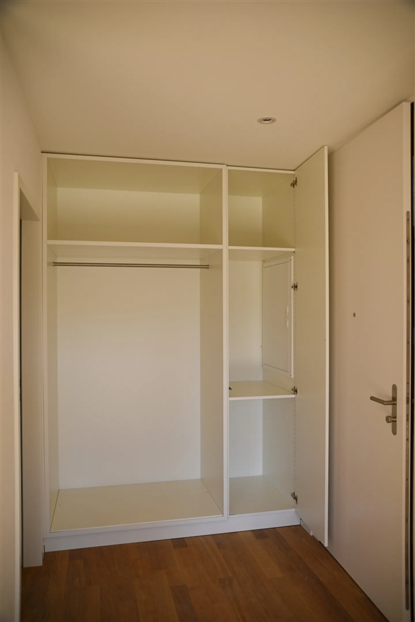 Appartement moderne de 3.5 pièces avec grand balcon - N° 1.6 - Photo 7 sur 9