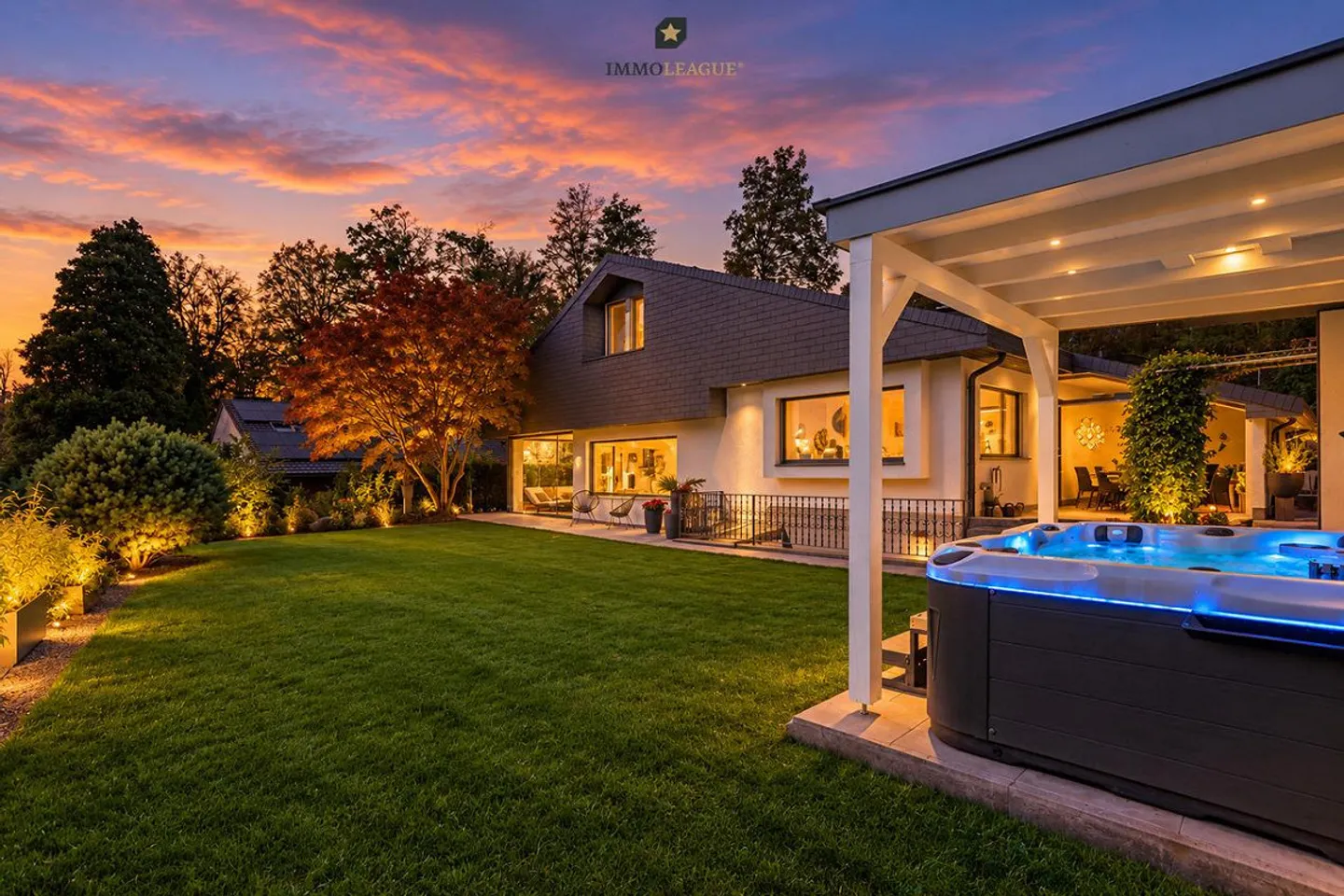 Vivere esclusivo con vista, privacy e appartamento separato - Foto 2 di 13