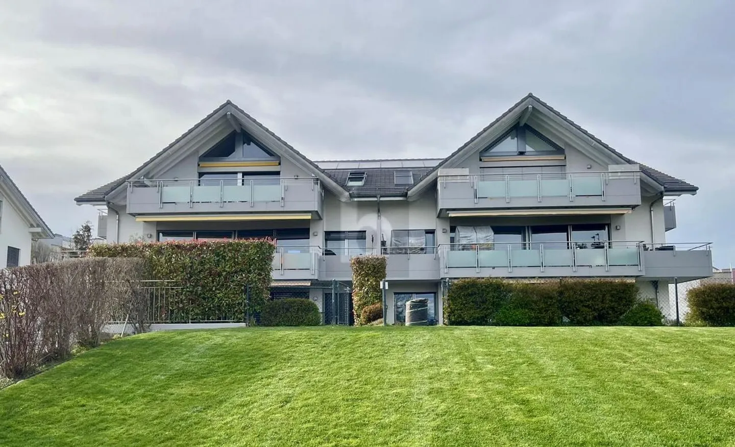 Appartement Exclusif avec Vue sur le Lac - Photo 1 sur 6